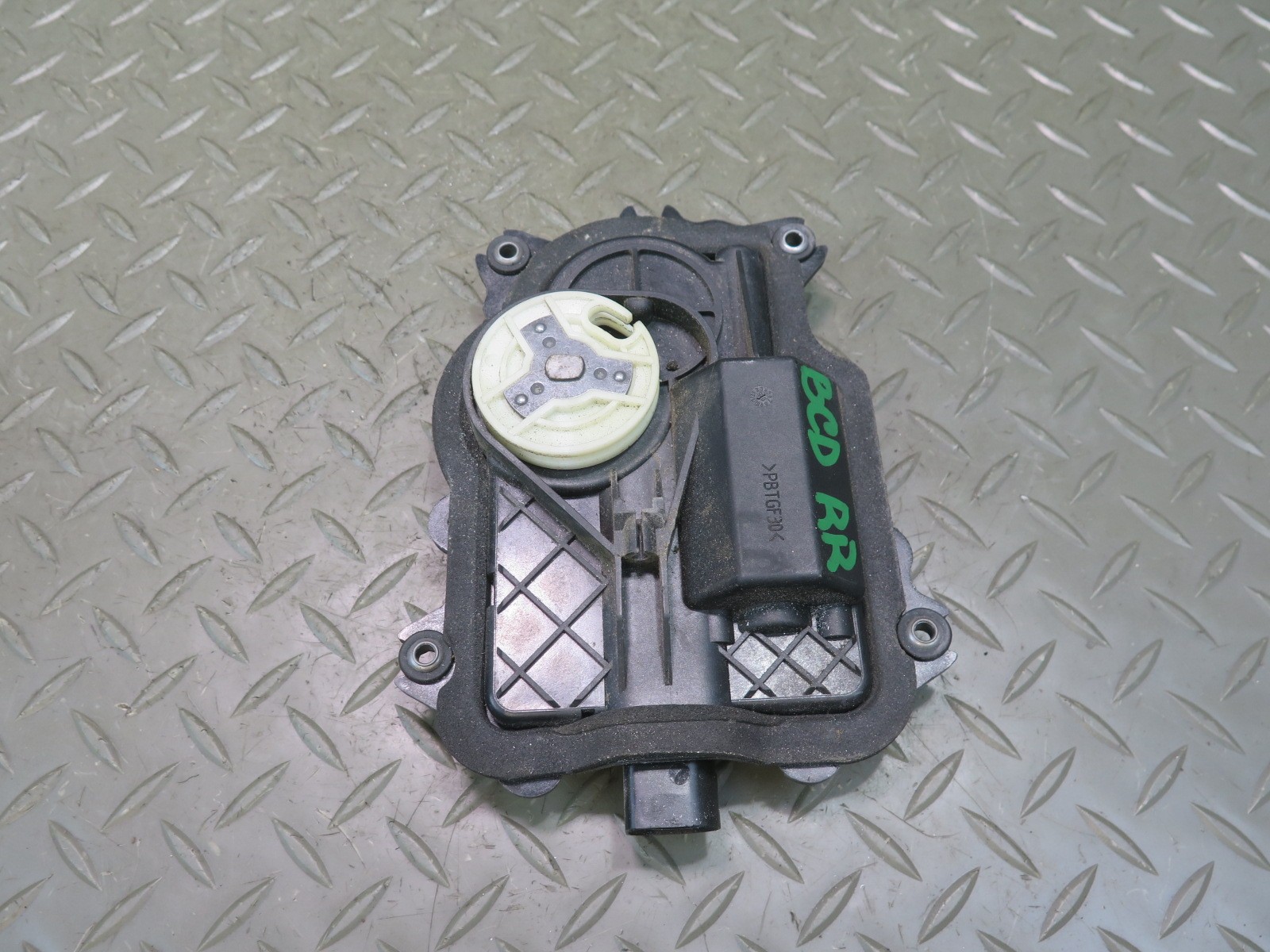 2006-2012 BENTLEY FLYING SPUR REAR RIGHT DOOR LOCK SOFT CLOSE ACTUATOR MOTOR