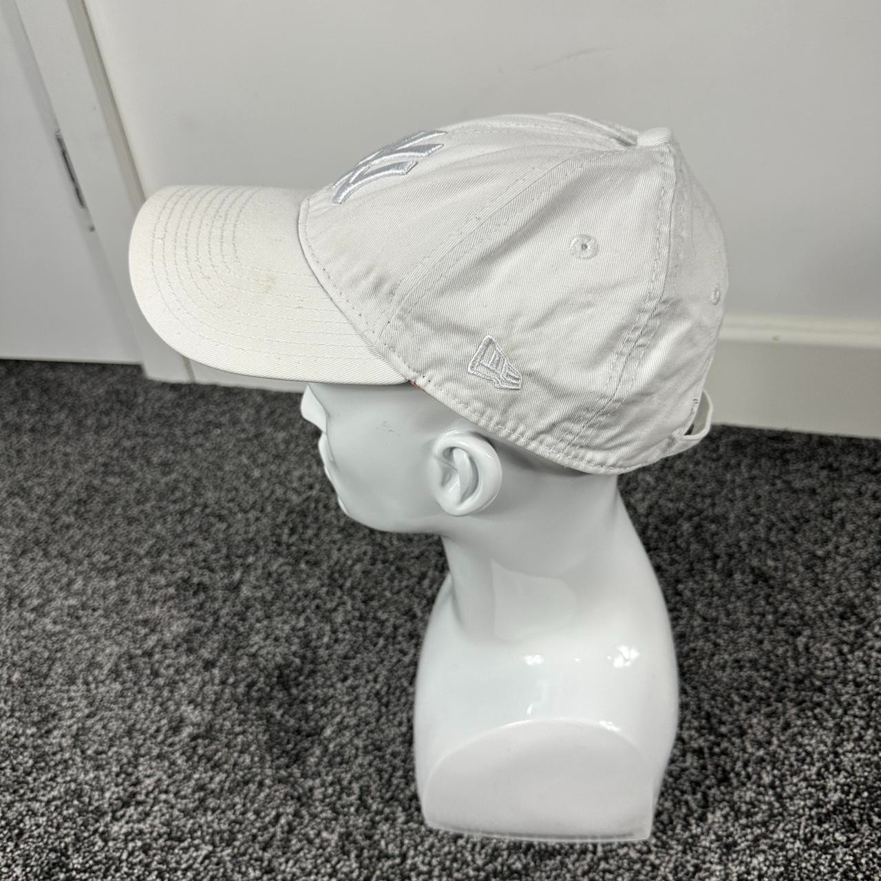 Women’s Vintage Yankees MLB White Adjustable Baseball Cap image 2
