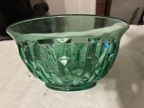 Large Uranium Green Depression Glass Fruit Bowl / MINT