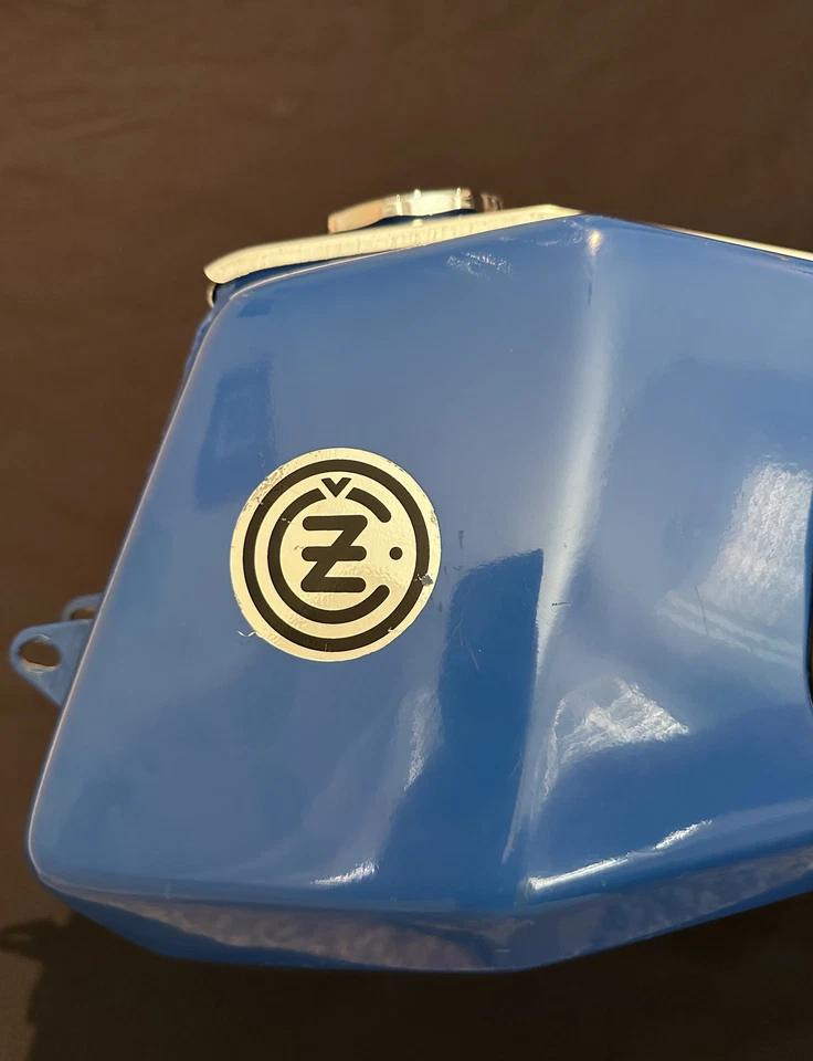 Бензобак для мотоцикла CZ 1973 400 куб. см мотокросс от оригинального производителя новый из старых запасов никогда не использовался - Изображение 4 из 4