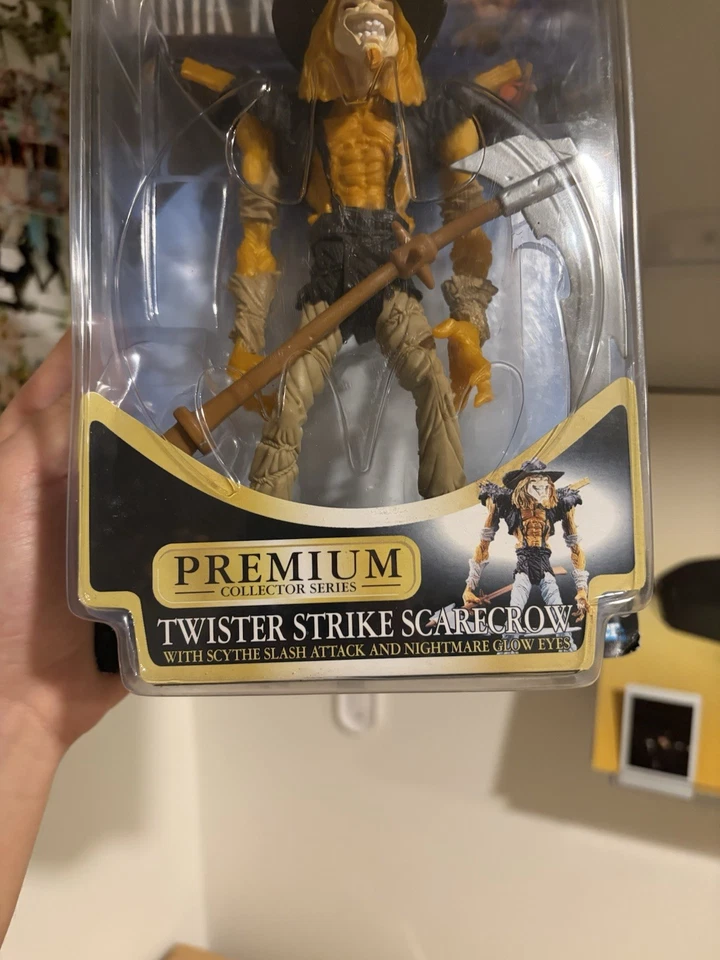 Figura de acción Kenner Batman The Dark Knight Series Scarecrow 1996 (GLOW EYES) Foto 2 de 4