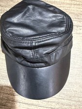 Military cadet cap, patrol cap, or flat-top army hat.Material: Typically crafted