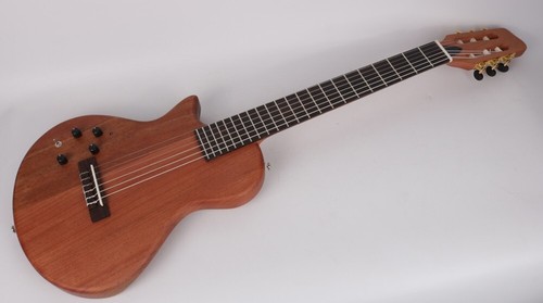 elektryczna gitara klasyczna Cicha nylonowa struna podróżna przenośna wbudowany efekt - Zdjęcie 7 z 8