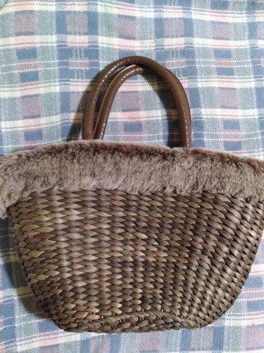 Vtg Brown Straw Large Tote Bag W Fake Fur. Clearance To Sell.