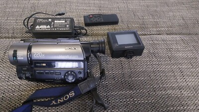 Sony Handycam 8XR CCD-TR511E