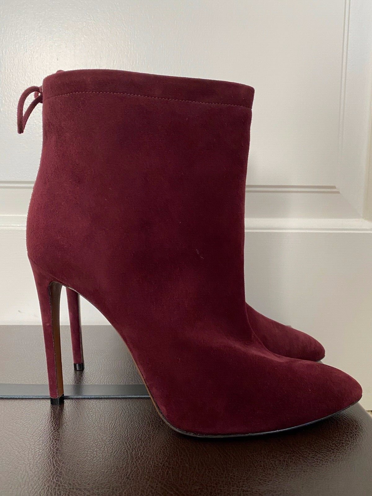 bow back ankle boots