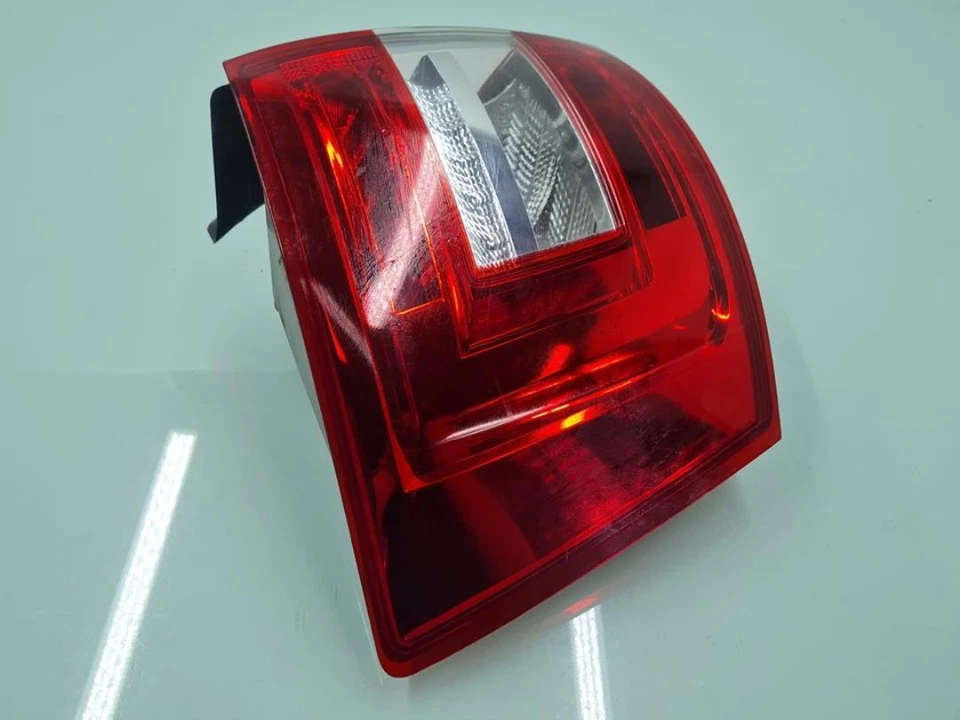 5E9945095B Enjoliveur Inf Feu Arriere Gauche pour SKODA OCTAVIA COMBI (5E 140688 - Photo 2/4