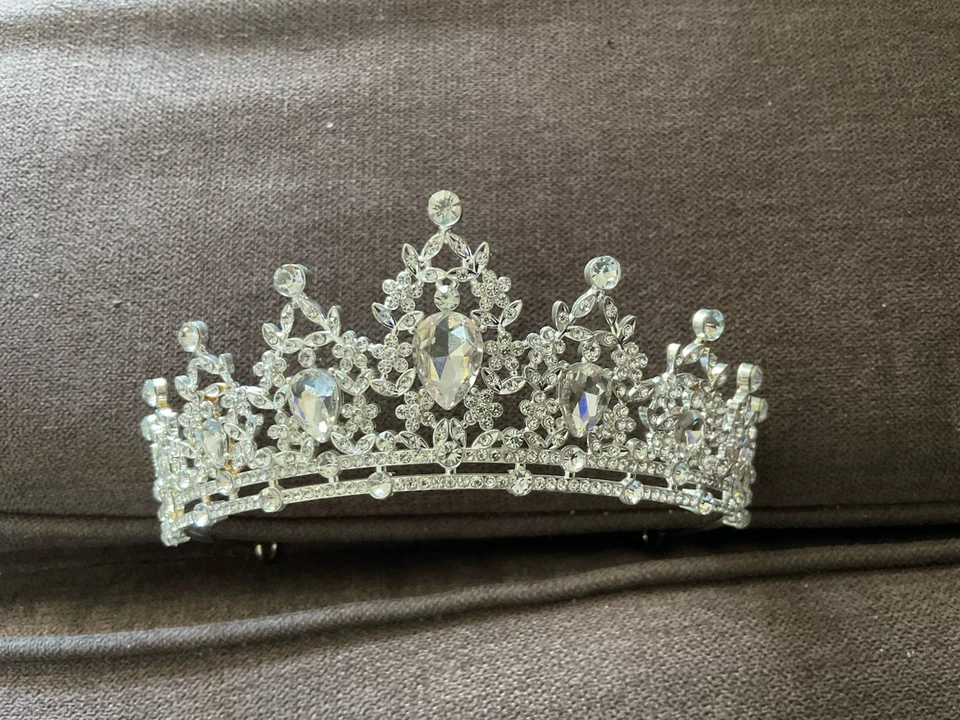 MAGNIFIQUE DIADÈME STYLE COURONNE PRINCESSE TOUT STRASS PR CÉLÉBRER ANNIVERSAIRE - Photo 1/1