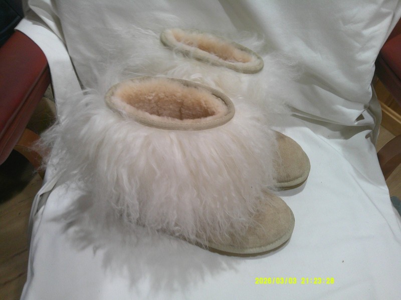 UGG boots size 6 LK NU LIDA mongolian fur AUTHENTIC with hologram tag