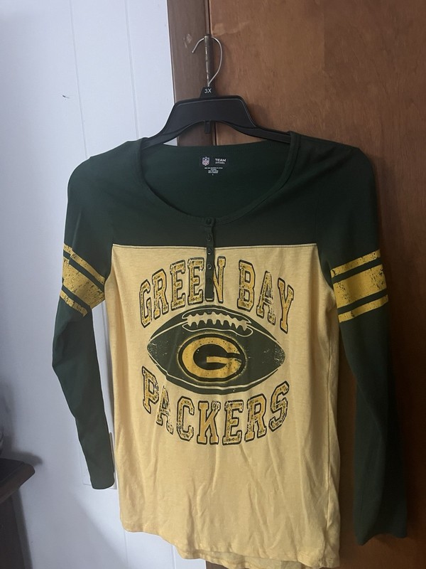 green bay packers Women’s Large Awesome Shirt 