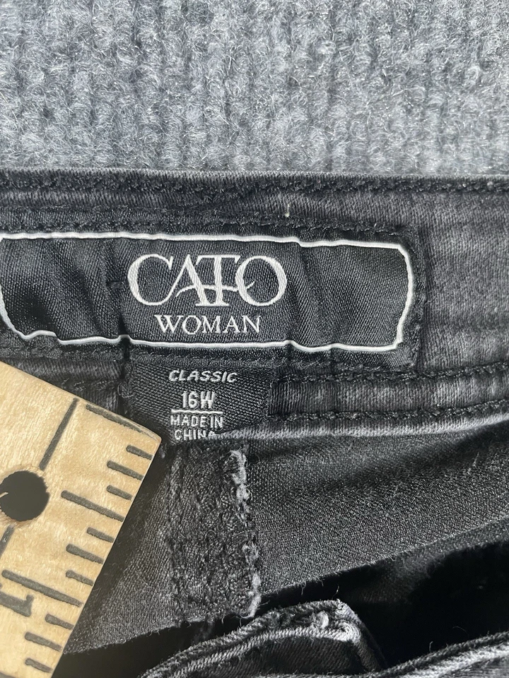 Pantalones de mezclilla Cato Capri para mujer talla 16W Plus adornados en negro Foto 3 de 4