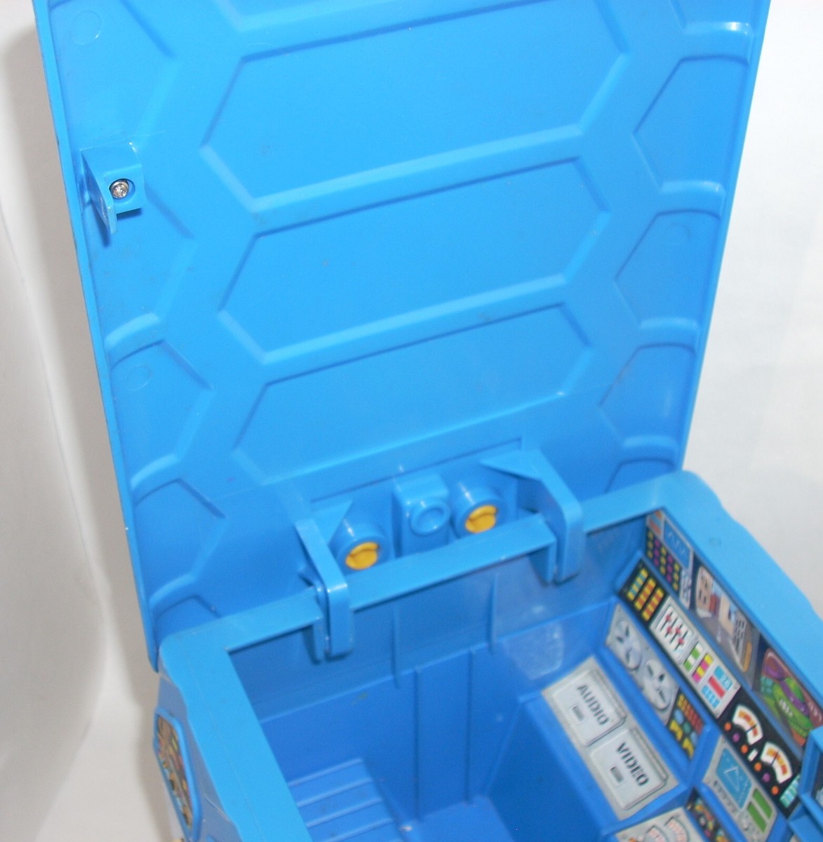 TMNT Ninja Turtles CHANNEL 6 NEWS VAN with April 1993 Playmates
