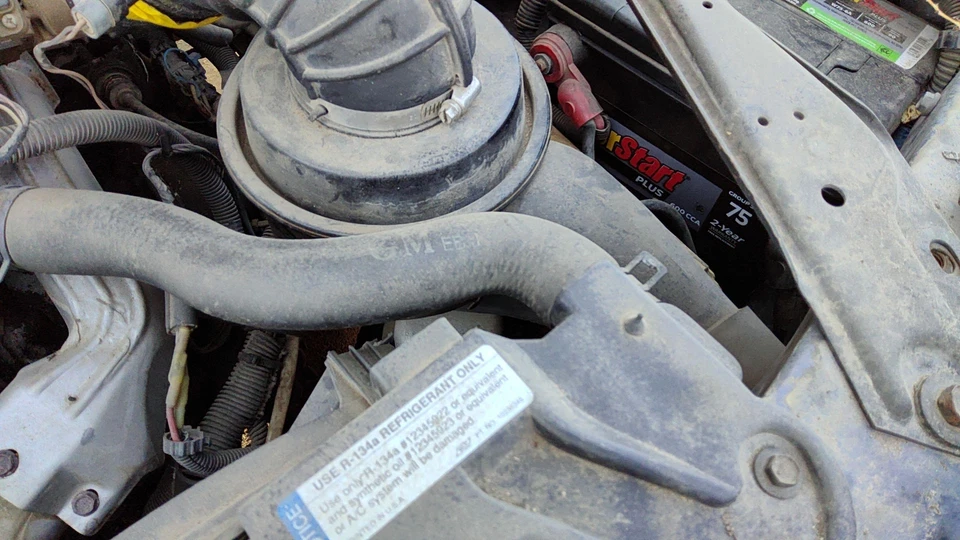 94-96 Olds Cutlass Ciera Air Cleaner Filter Box Oem Intake Housing 3.1l 25099407 - Image 3 of 4