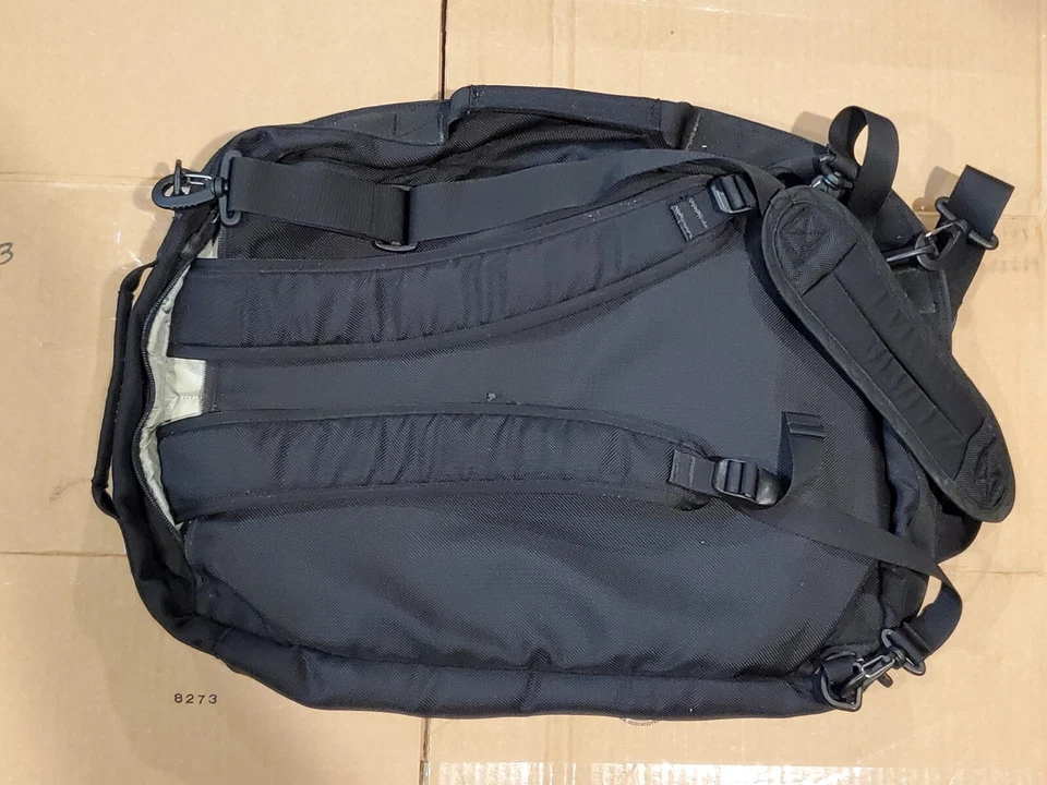 Mochila de mano convertible de viaje marca Rockstar Games Patagonia Foto 2 de 4