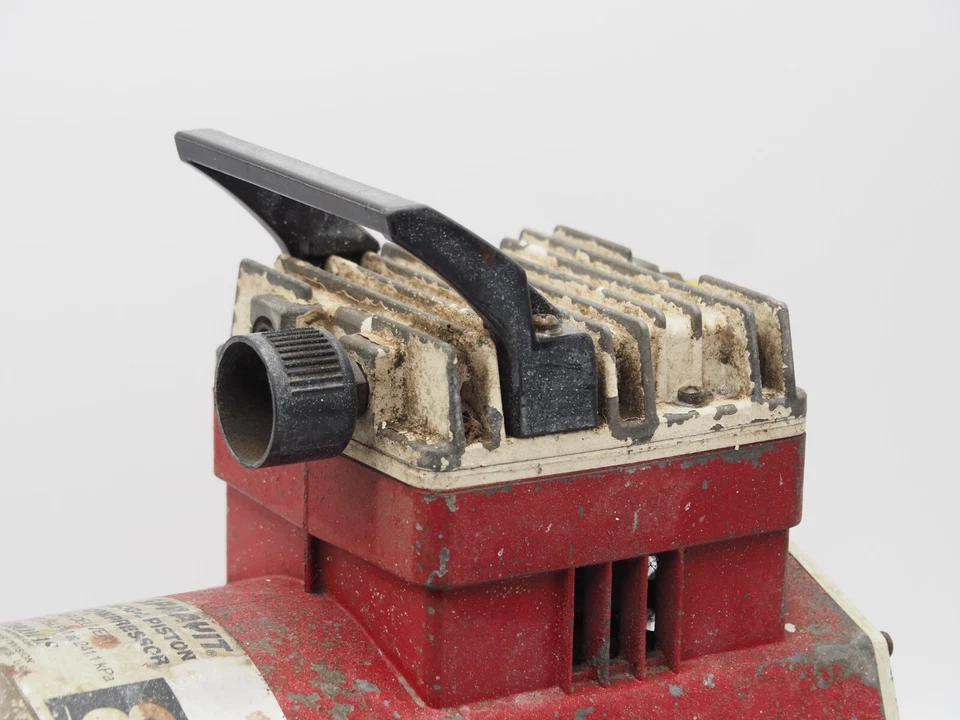 Vintage Sprayit THOMAS INDUSTRIES WOB PISTON Air Compressor 1/3 HP Made in USA - Image 4 of 4