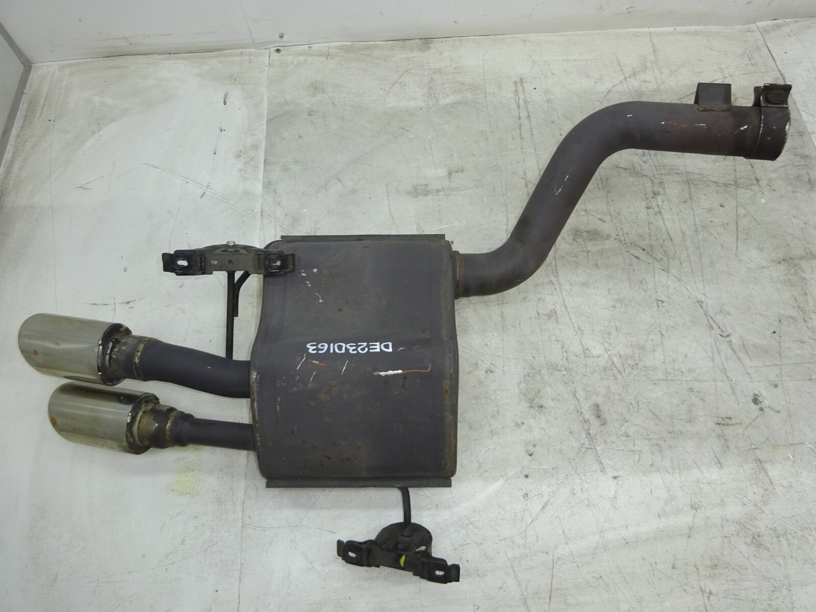 04-08 Maserati Quattroporte Rear Left Driver Side Muffler W/ Tips OEM DE230163
