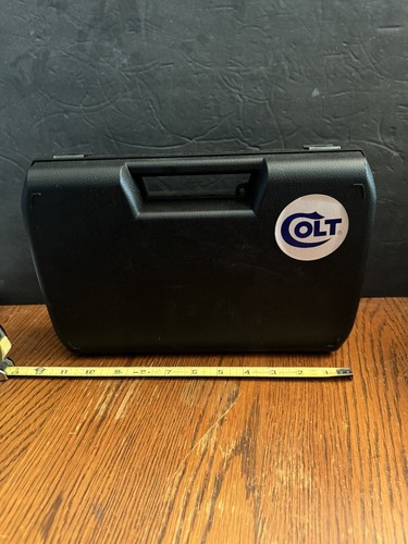 Colt Blue Box, OEM Case Rail Gun 1911 FDE .22 LR Great Condition - Picture 2 of 19