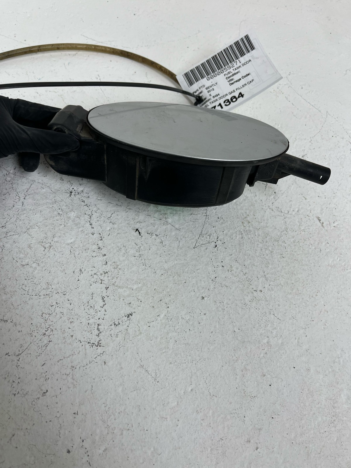 2011-2018 BENTLEY CONTINENTAL FUEL TANK DOOR GAS FILLER CAP ASSY W/POCKET (8E8E)