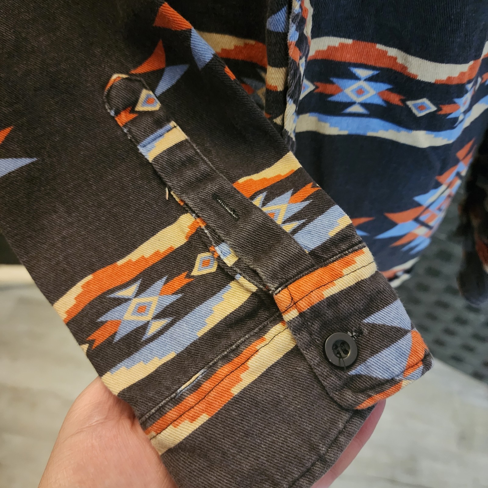 RSQ Native American Aztec Pattern Snap button Lon… - image 5