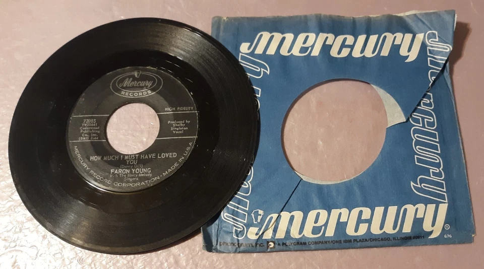 Faron Young The Yellow Bandana/How Much I Must Have Loved 7" Vinyl 45rpm Record Foto 2 de 2