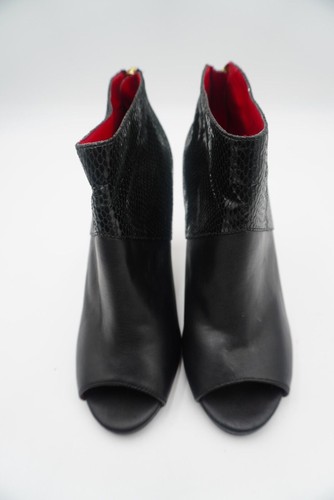 Charles Jourdan Black Snakeskin Back Zipper Peep Toe Stiletto Ankle Boot Sz 8.5 - Picture 2 of 12