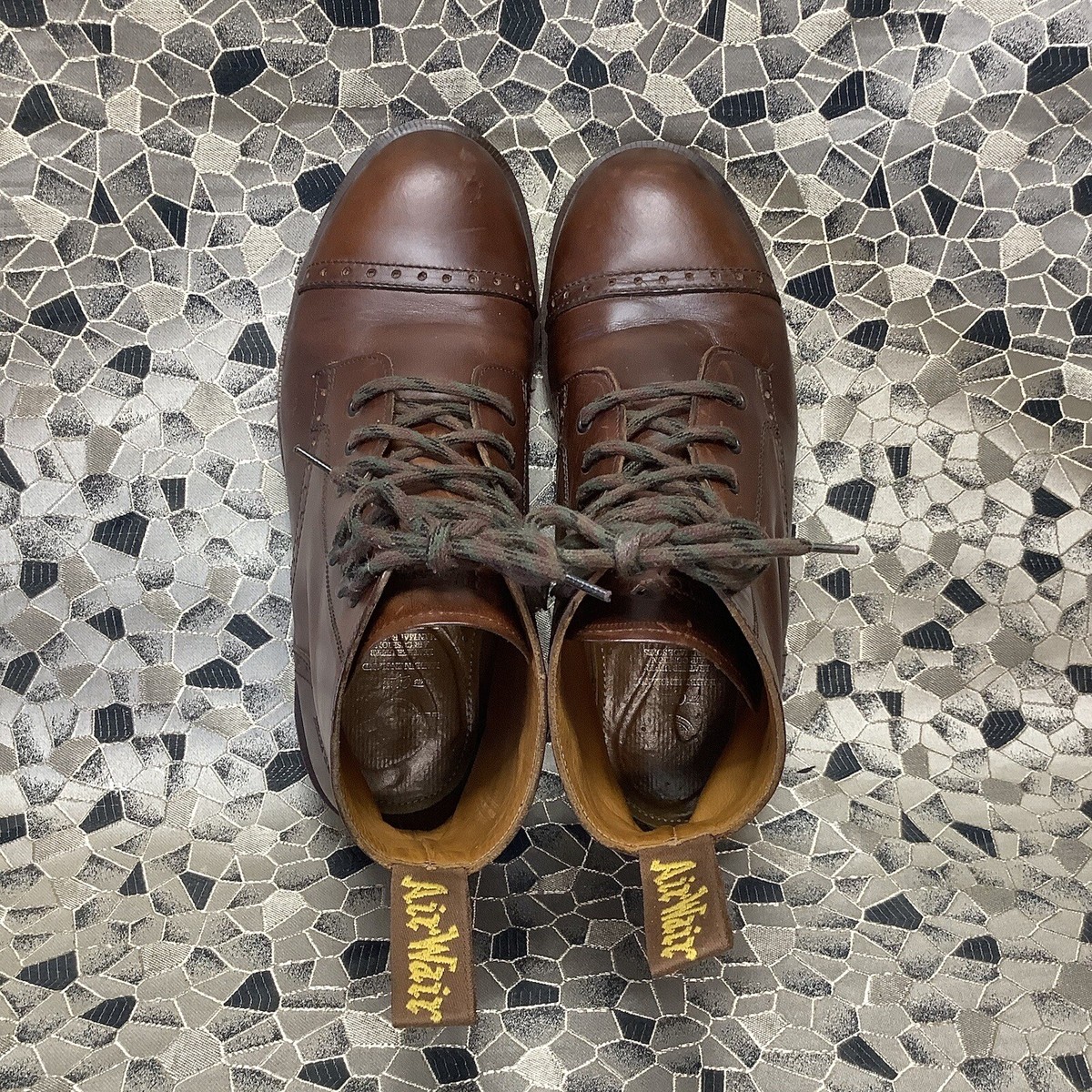 Dr. Martens 8125 Brogue Cap Toe Boots  Vintage Old Money M 6 W 8 * read vintage DR MARTENS 8125 ENGLAND Brogue 8 main image 3