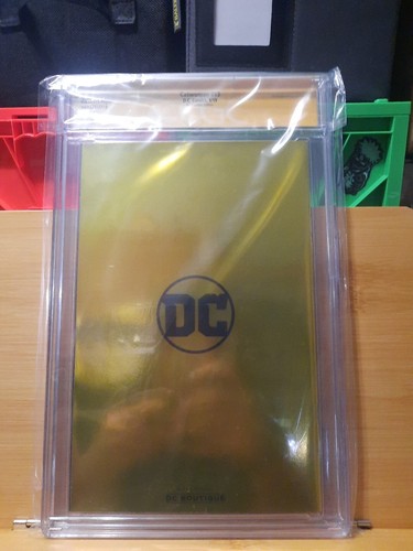 CATWOMAN #13 CGC S.S 9.4 Gold Foil DC Boutique Edition! S. ARTGERM LAU SIGNED! - Picture 12 of 21