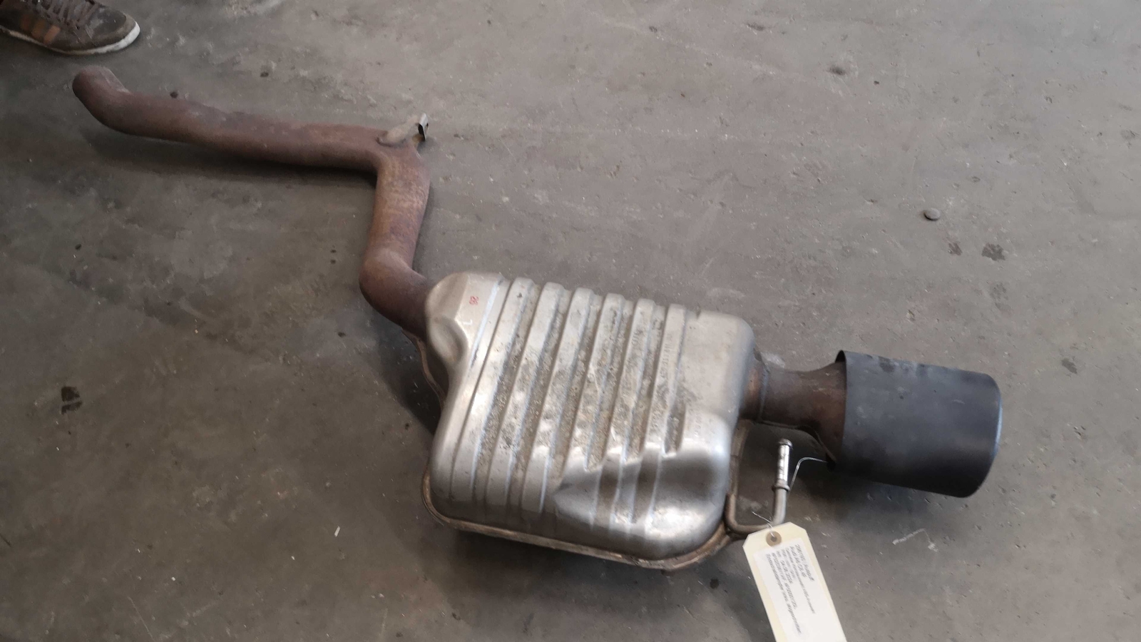 Audi RS6 4F Auspuff Endschalldämpfer Endtopf Schalldämpfer Exhaust