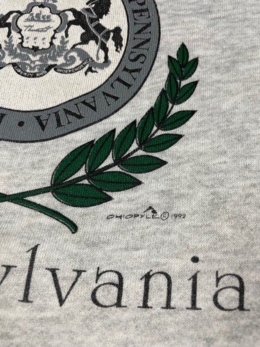 Vintage Connellsville Pennsylvania Coat Of Arms Graphic Grey Crewneck Sweatshirt - Picture 5 of 10
