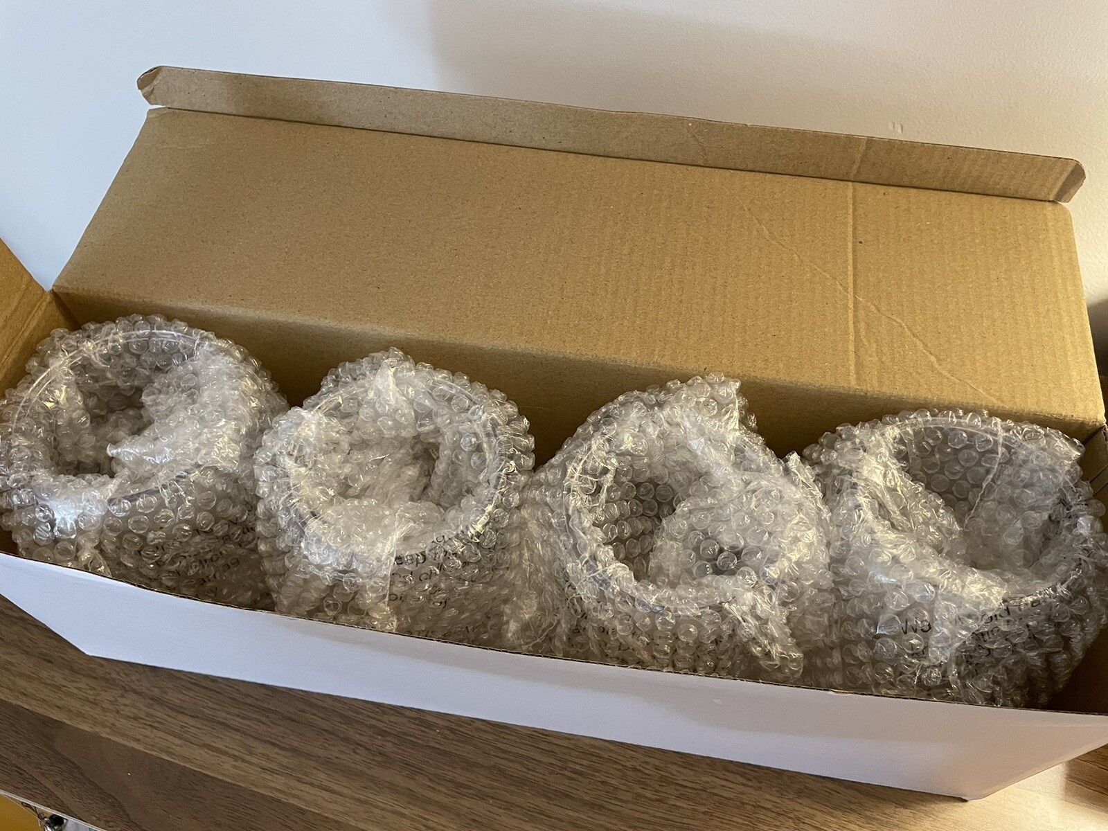 BANDO Acrylic Stemless Wine Glasses Set of 4 Pink/Red Glitter Confetti