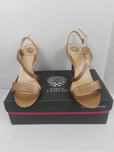 vince camuto costina