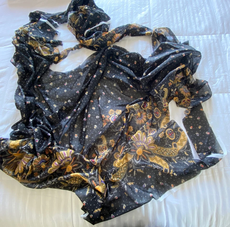 Vintage 1980s  Black Flower Mod paisley Fabric  Remnant thin semi sheer knit - Image 2 of 4