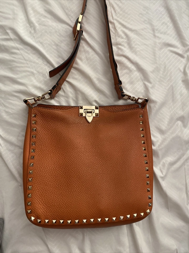 Bolso Mensajero Valentino Rockstud Mujer Bandolera Cuero Naranja Talla Mediana Foto 2 de 4