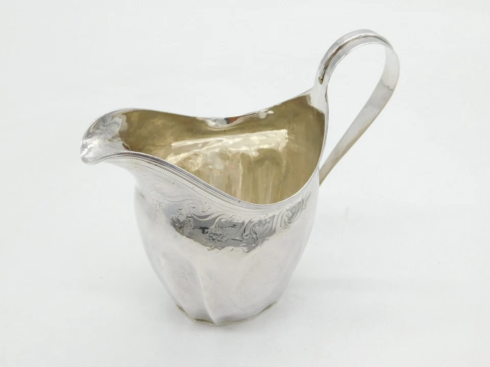 Jarra de plata esterlina acanalada de George III Newcastle antigua c1780 T. Watson Foto 4 de 4