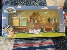 Bluey PLAYING DOCTORS Playset Value Box- 5 Figures, 11 Accessories, and More