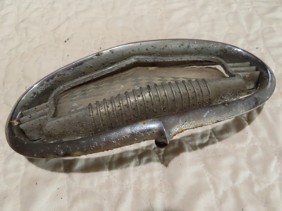 51-52 Buick Special Super Eight Hood Crest w. Bezel Ornament Emblem 1342622 Foto 4 de 4