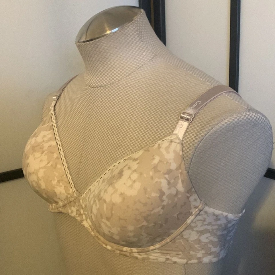 34D Calvin Klein Sujetador Demi Desnudo Geométrico Acolchado Ajustable Sujetador Foto 4 de 4