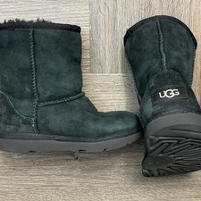 UGG Boots Sheepskin Suede Kids 11 Black Unisex Sporty Comfy Winter Ski Boho Chic