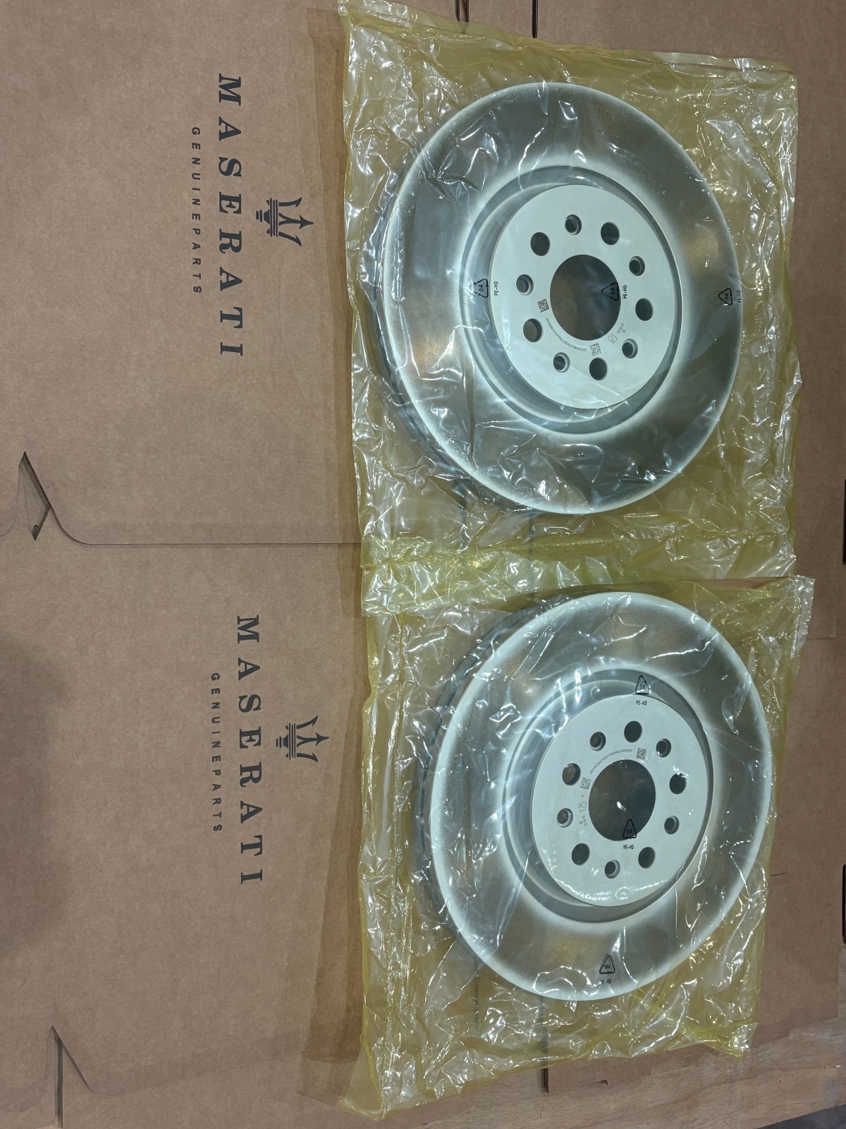 OEM FOR MASERATI LEVANTE 3.0 CROSS DRILLED PERFORMANCE FRONT BRAKE DISCS PADS