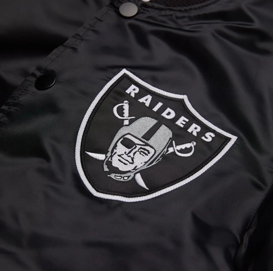 Chaqueta Universitaria Las Vegas Negra Satén Con Envío Gratis Foto 4 de 4