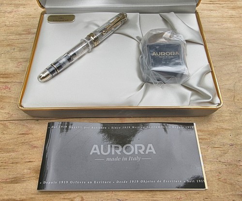 Nuevo bolígrafo NOS Aurora 88 demostrator LE 1305 oro brillante Ftn - MEDIANO 18k nuevo en caja - Imagen 7 de 11