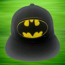 Batman Front Patch Hat Flatbill Cap Fitted Youth Size S/M DC Comics Black Yellow