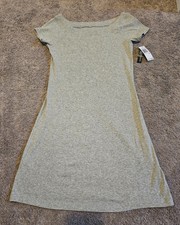NWT XS COMFORTABLE GRAY DRESS BY CHELSEA & THEODORE