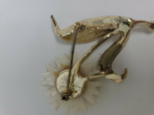 Spilla vintage fiore margherita con foglie tono oro 2,25 in x 1,5 in così dolce!! - Foto 3 di 3