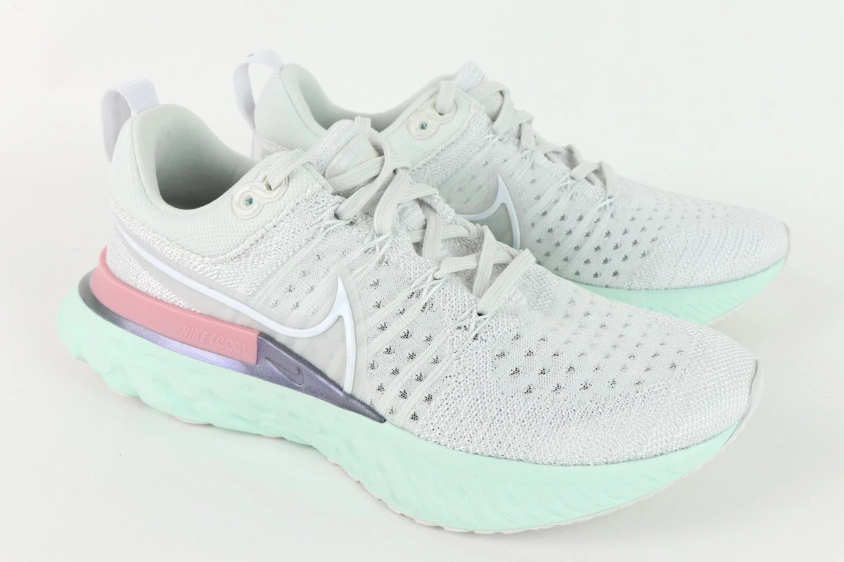 Nike womens top react shoes