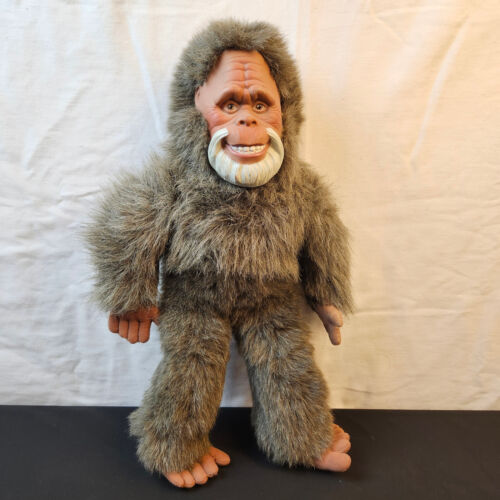 VTG 1990 Harry and The Hendersons Plush Vinyl Stuffed Doll 18" Galoob Big Foot