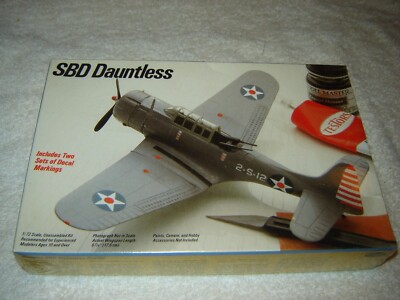 Testors 693 Model kit SBD Dauntless 1/72 Scale Factory sealed 1984 kit