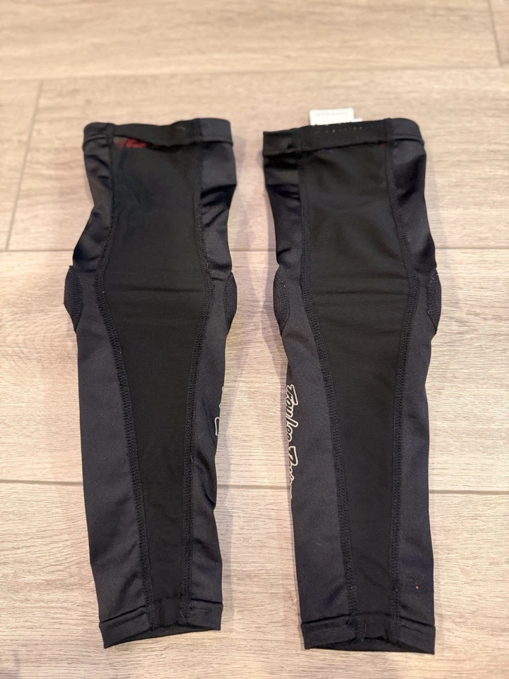 TROY LEE DESIGNS CODERAS ESCENARIO ADULTO, XS/SM, 1 PAR Foto 2 de 4