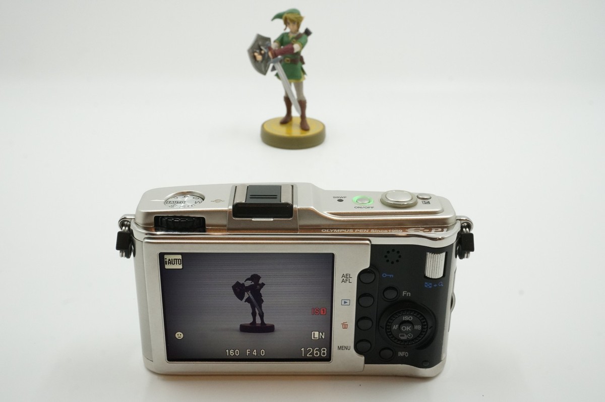 MINT] Olympus PEN E-P1 Silver + M.Zuiko 17mm F/2.8 Lens Kit + VF-1