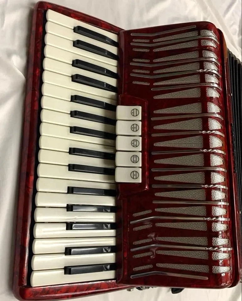 Acordeón YAMAHA YA-80 34 teclas 80 bajos instrumento musical rojo buen usado Foto 2 de 4